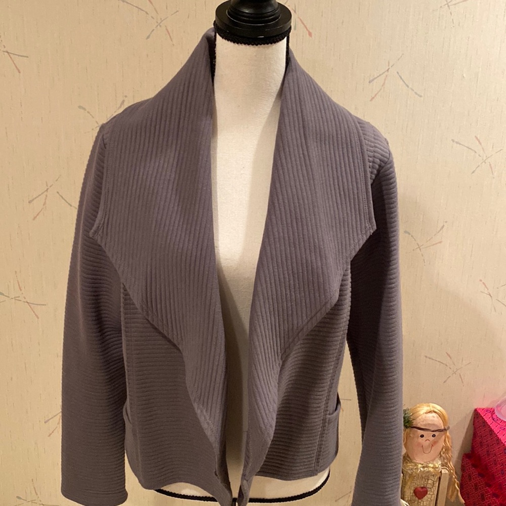 Pretty gray cotton/polyester short jacket